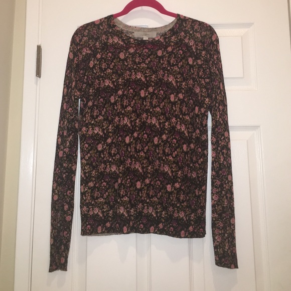 Long sleeve light weight sweater