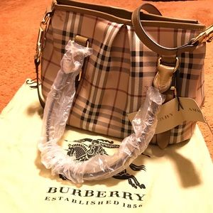 *Final Sale* Burberry haymarket check tote 👜