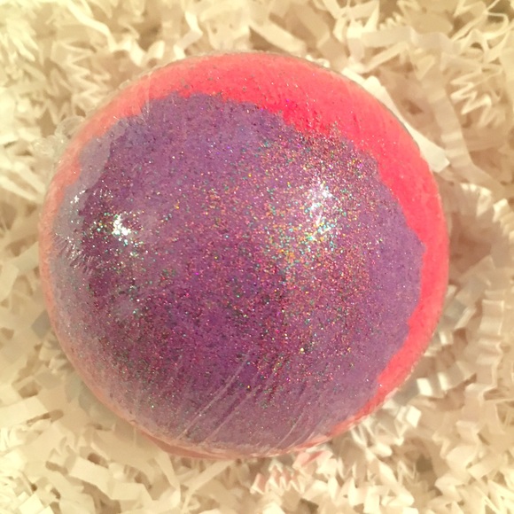 Mermaid bath bomb