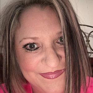 Meet your Posher, Carla