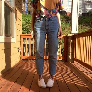 ⏰SOLD⏰Vintage light wash mom jeans