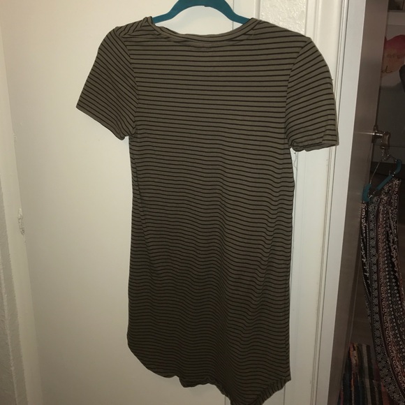 Olive green T-shirt dress!! Size M - Picture 2 of 2