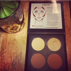 Glow Minerals contour kit