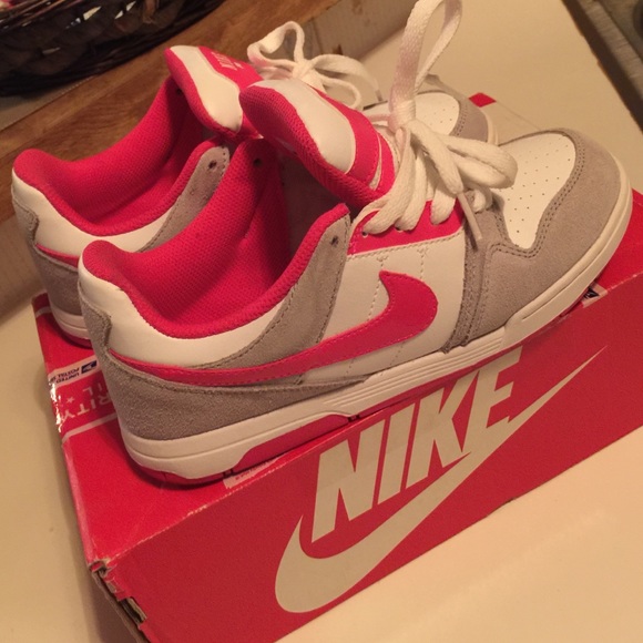 Pink nike