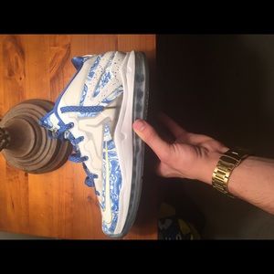 Lebron 11 china lows