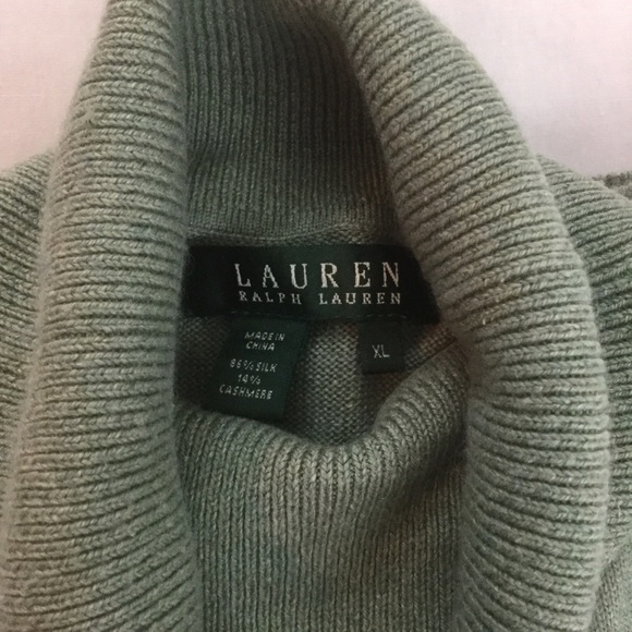 Lauren Ralph Lauren Sweaters - Ralph Lauren Silk and Cashmere Turtleneck Sweater Lauren Ralph Lauren Sweaters - Ralph Lauren Silk and Cashmere Turtleneck Sweater
