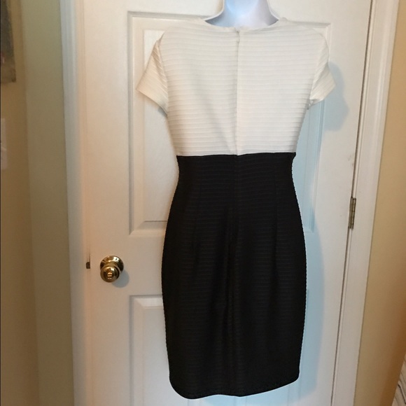 London Times size 10 petite Holiday Party Dress! - Picture 3 of 3