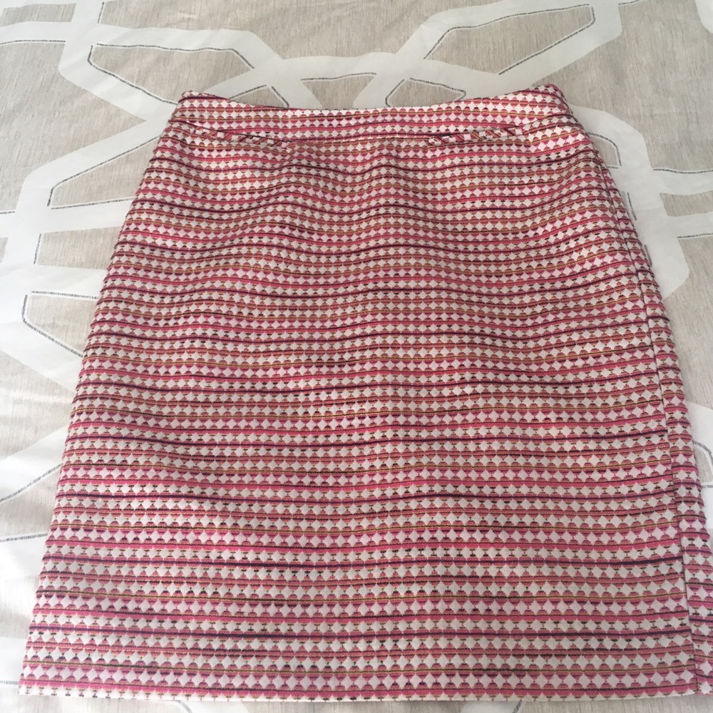 Halogen multi pink skirt size 8. Worn only once!