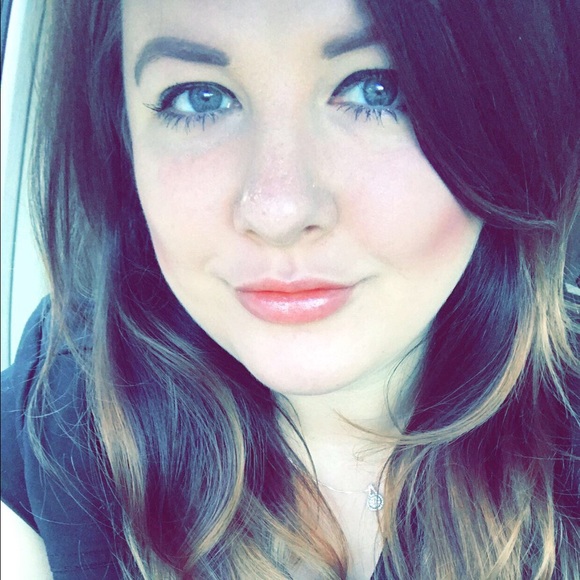 Meet your Posher, Haley - Picture 2 of 6