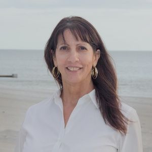 Meet your Posher, Phyllis