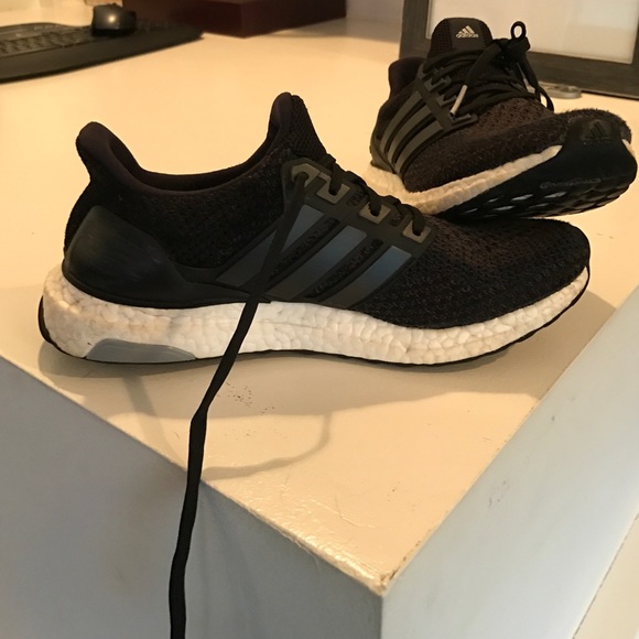 Adidas Ultra Boost size 8.5 Black
