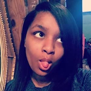 Meet your Posher, Nia