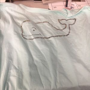 Vineyard vines t-shirt