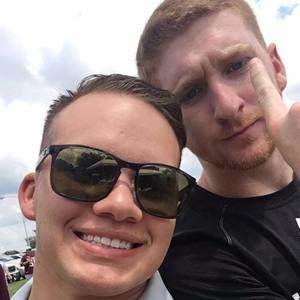 Meet your Posher, Dustin