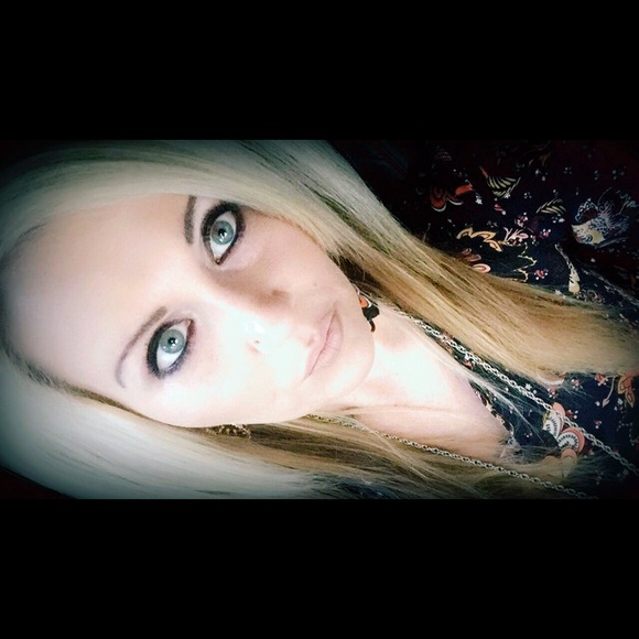 Meet your Posher, Paula - Picture 1 of 1