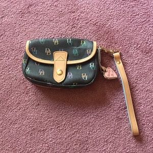 Dooney and Bourke Blk Multicolor Monogram Wristlet
