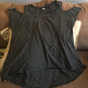 Torrid shoulder cut-out Hi-lo knit shirt