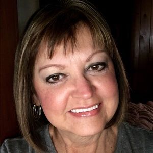 Meet your Posher, Cyndi