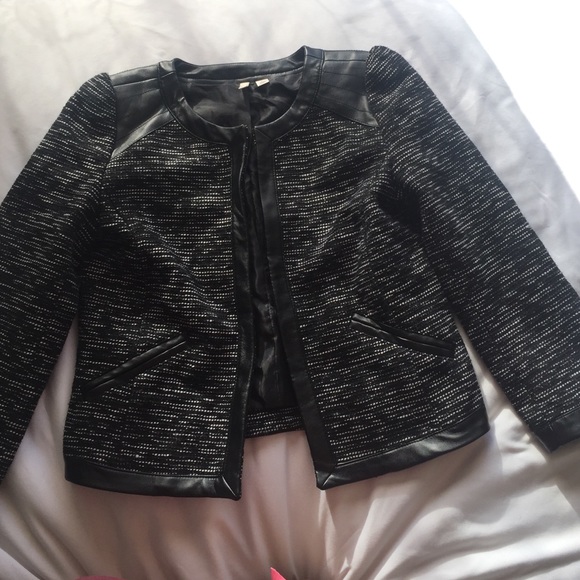 Quarter sleeve leather accent blazer - Picture 1 of 3