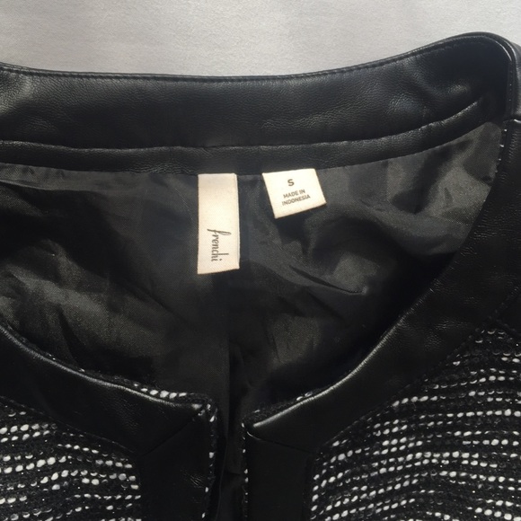 Quarter sleeve leather accent blazer - Picture 2 of 3