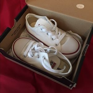 Boys toddler converse size 9
