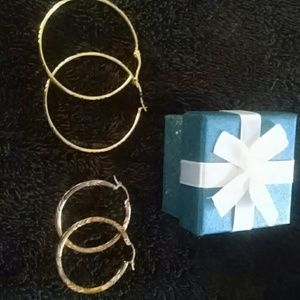 2 pair hoop earrings