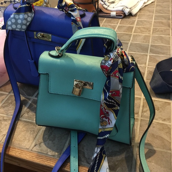 Small in size, turquoise side bag - Picture 1 of 4