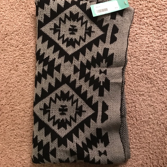 Octavia infinity scarf