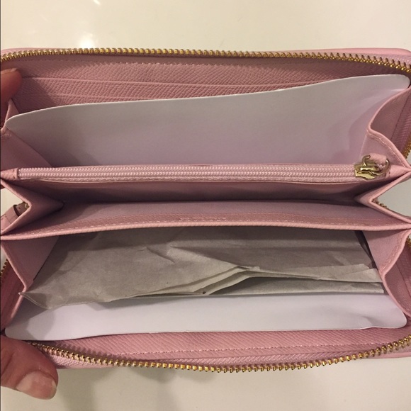 COACH ZIP AROUND WALLET - Picture 3 of 3