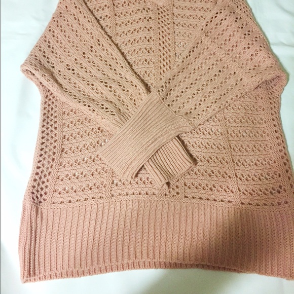 👜PEACH SWEATER👜 - Picture 2 of 4
