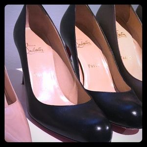 Black leather 38 (8) louboutins