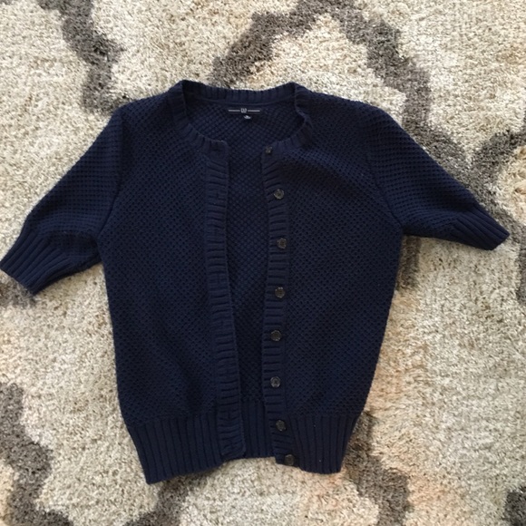 Gap sweater