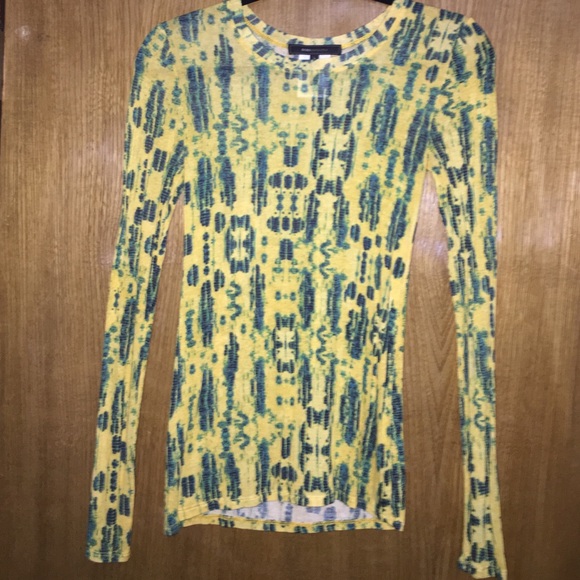 Fun patterned BCBG long sleeve!