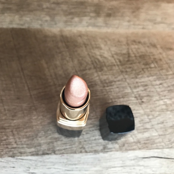 Bobbi Brown lipstick