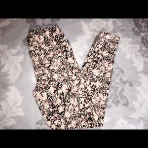 LuLaRoe Floral OS leggings