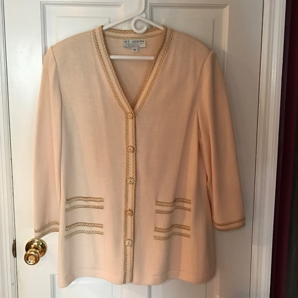 ST. JOHNS jacket.