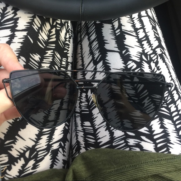 GLAM GLOW - Cali Black sunglasses