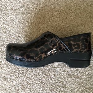 Dansko print shoes! Size 40