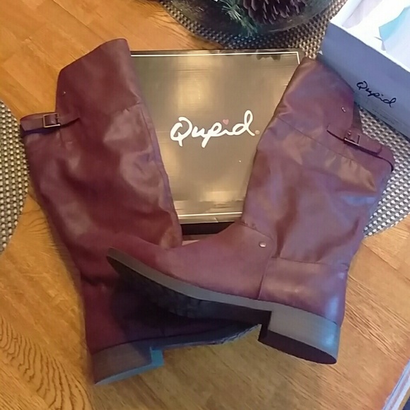 Qupid knee high Maroon boots!! NEW