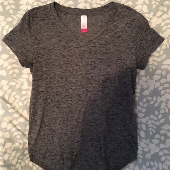 no boundaries pocket tee