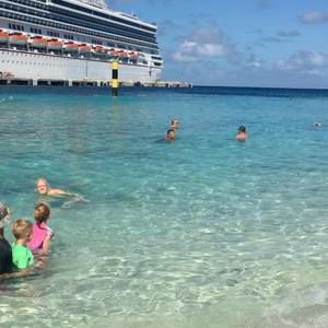 Meet your Posher, Joanie