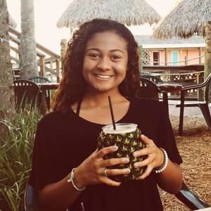 Meet your Posher, Karis