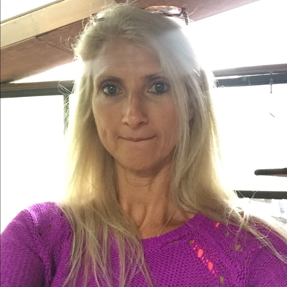 Meet your Posher! Hi I'm sandra-