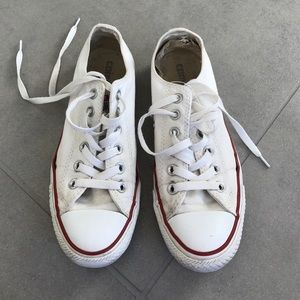 White Low top Converse