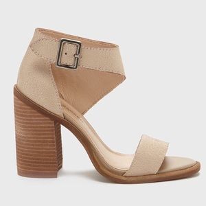 Brand new Kelsi Dagger heeled sandal