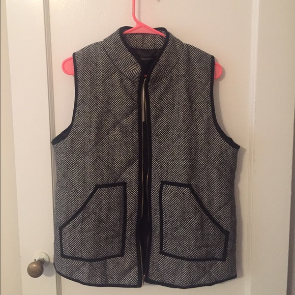 NWT Women's Herringbone black and white vest