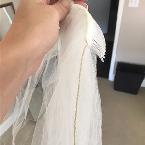 Veil with gold trim