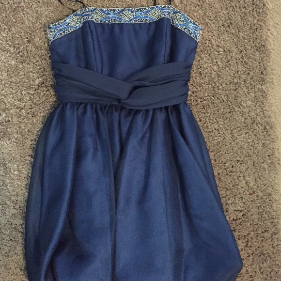Beautiful dress 🎀 - Picture 1 of 2