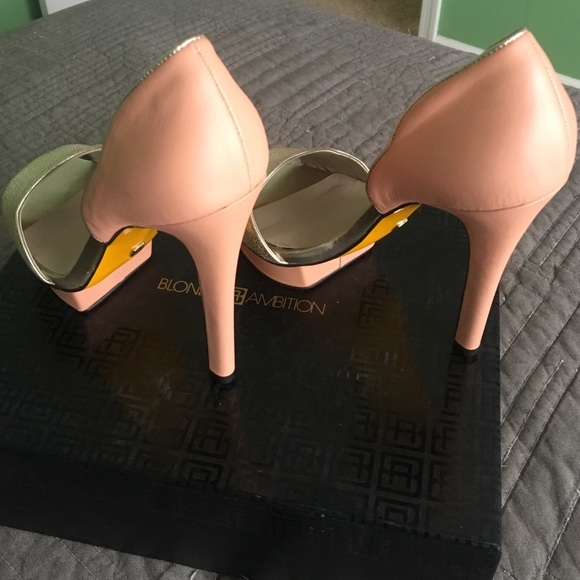 Dor'say Peep toe Pump - Picture 3 of 4