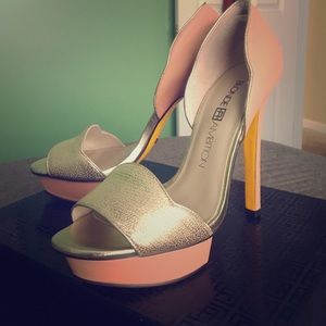Dor'say Peep toe Pump